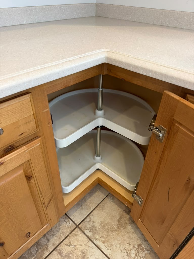 Kitchen corner cabinet after cleaning
